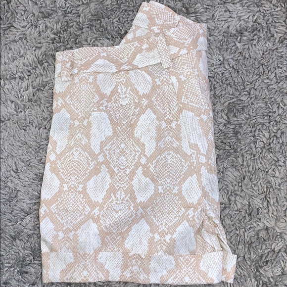 Snake print belted shorts - Picture 4 of 6